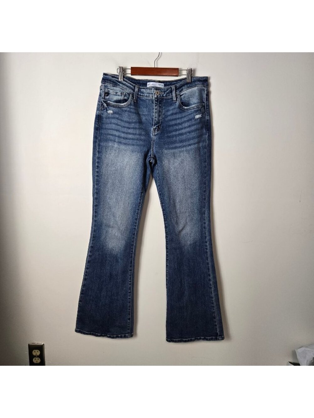 KanCan Size 29 Mid-Rise Western Pocket Flare Stretchy Jeans Sandblast Wash